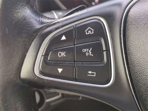 Used 2017 Mercedes-Benz GLC 300 4MATIC w/ Premium 2 Package image 26