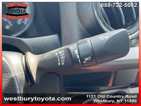 Used 2022 Toyota Tacoma TRD Off-Road w/ Technology Package AWD/4WD image 28