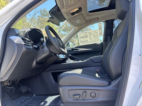 New 2026 INFINITI QX60 Luxe w/ Family Package image 10