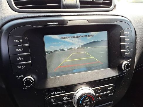 Used 2018 Kia Soul + FWD image 27