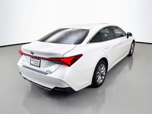 Used 2021 Toyota Avalon XLE w/ Moonroof Package FWD image 7