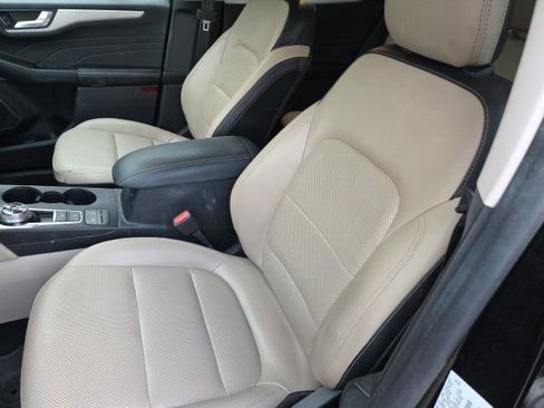 Used 2021 Ford Escape SEL w/ Class II Trailer Tow Package AWD/4WD image 7