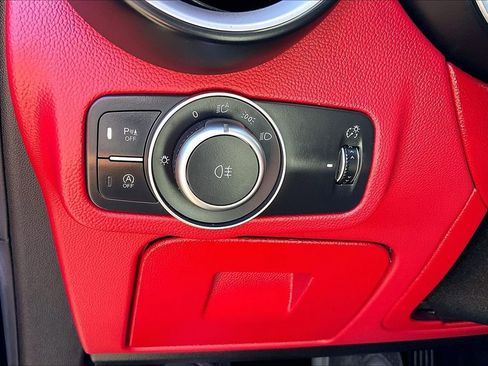 Used 2020 Alfa Romeo Stelvio Sport w/ Quick Order Package 22K Sport RWD image 17