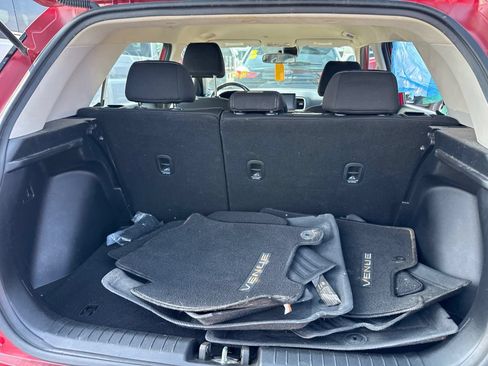 Used 2021 Hyundai Venue SEL FWD image 8
