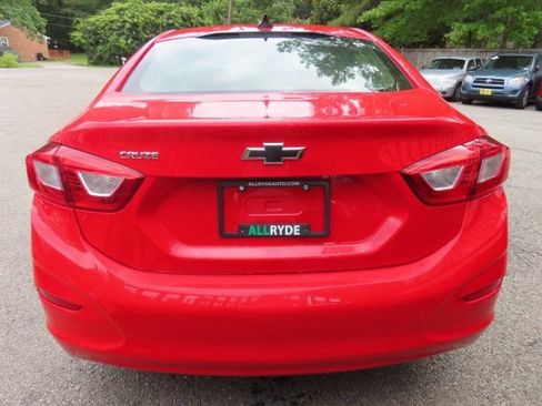 Used 2018 Chevrolet Cruze LS FWD image 7