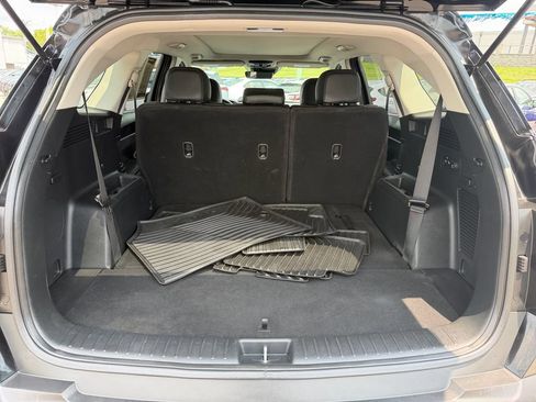Used 2023 Kia Sorento S w/ Panoramic Sunroof Package AWD/4WD image 16