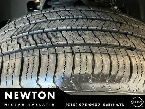 Used 2013 Chevrolet Avalanche LS w/ All-Star Edition RWD image 42