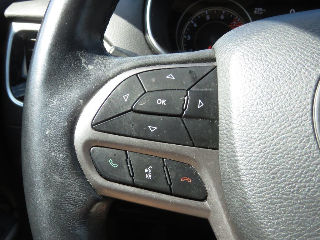 Used 2019 Jeep Cherokee Limited w/ Luxury Group AWD/4WD image 22