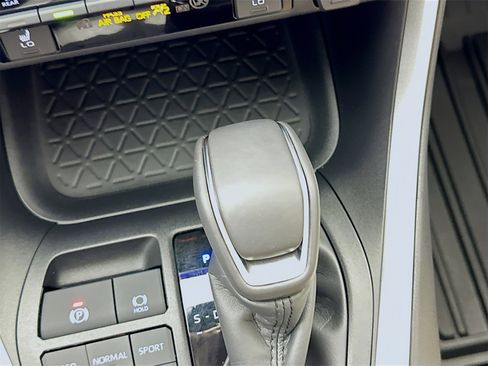 Used 2025 Toyota RAV4 XLE Premium image 17