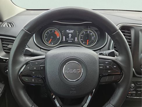 Used 2019 Jeep Cherokee Latitude Plus image 24