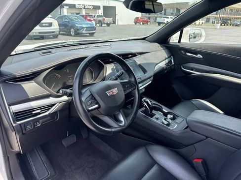 Used 2021 Cadillac XT4 Premium Luxury w/ Cold Weather Package AWD/4WD image 11