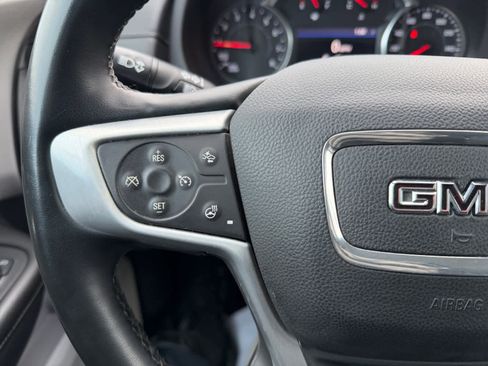Used 2023 GMC Terrain SLT image 22