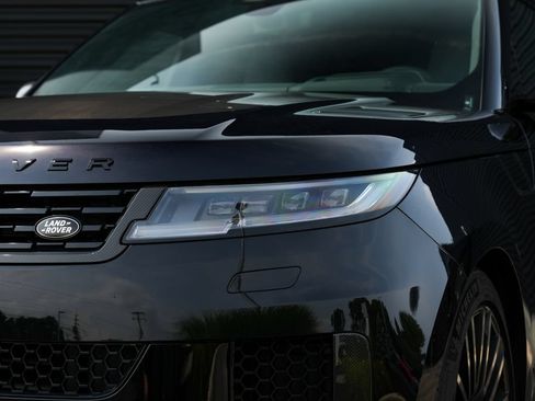 Used 2025 Land Rover Range Rover Sport SV Edition Two AWD/4WD image 7