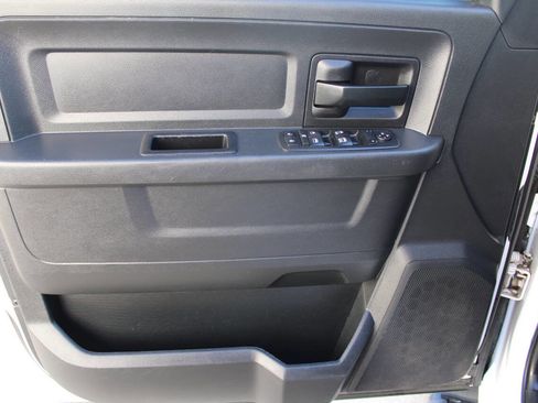 Used 2017 RAM 1500 Express image 11