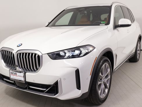 Used 2024 BMW X5 xDrive40i image 3