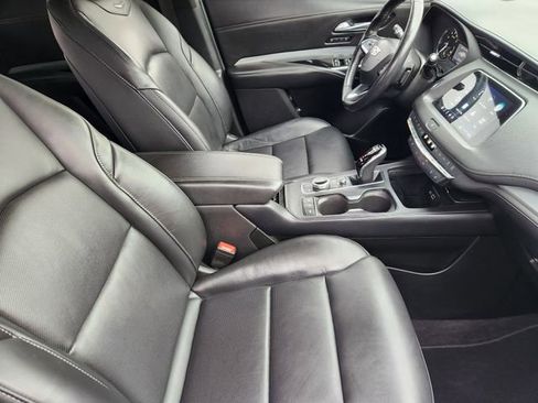 Used 2023 Cadillac XT4 Premium Luxury FWD image 14