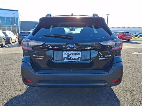 Used 2024 Subaru Outback Premium image 6