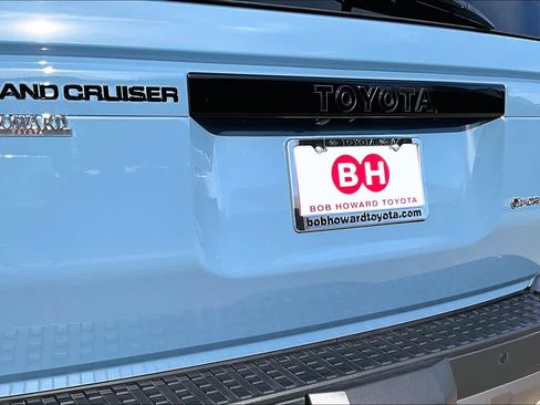 Used 2025 Toyota Land Cruiser image 29