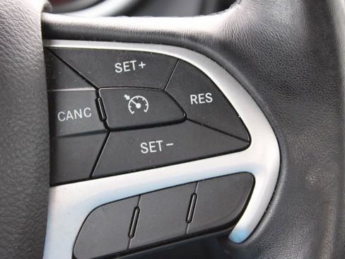 Used 2016 Dodge Challenger R/T Plus image 27