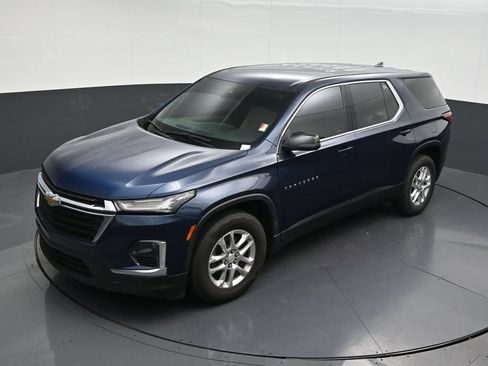 Used 2023 Chevrolet Traverse LS FWD image 15