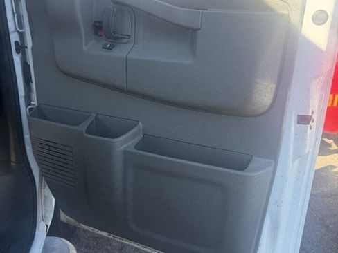 Used 2025 Chevrolet Express 2500 w/ Driver Convenience Package RWD image 5
