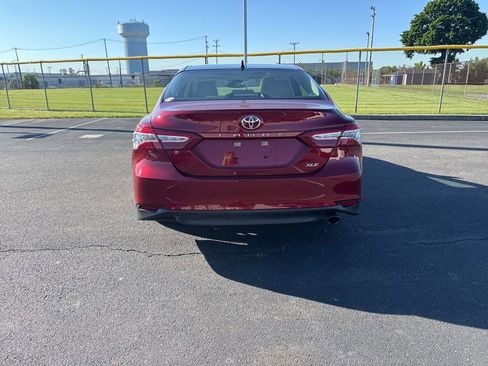Used 2020 Toyota Camry XLE w/ Navigation Package FWD image 3