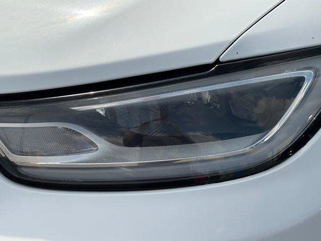 Used 2023 Chrysler Pacifica Limited FWD image 12