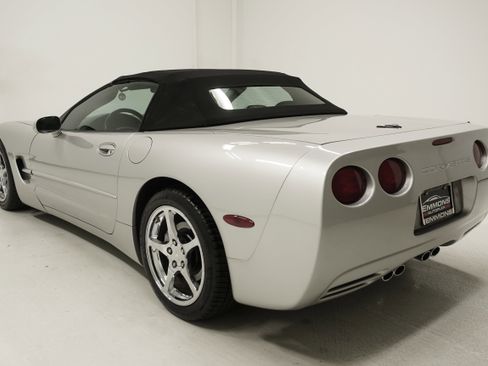 Used 2004 Chevrolet Corvette Convertible w/ Preferred Equipment Group image 6