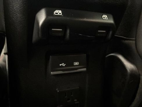 Used 2019 Jeep Wrangler Unlimited Rubicon w/ LED Lighting Group AWD/4WD image 43