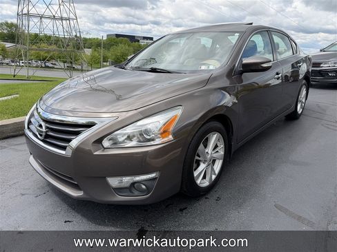 Used 2015 Nissan Altima 2.5 SL w/ Technology Package FWD image 3