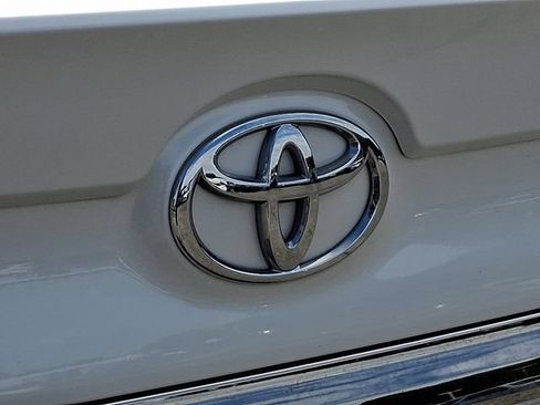 Used 2017 Toyota Camry SE FWD image 30