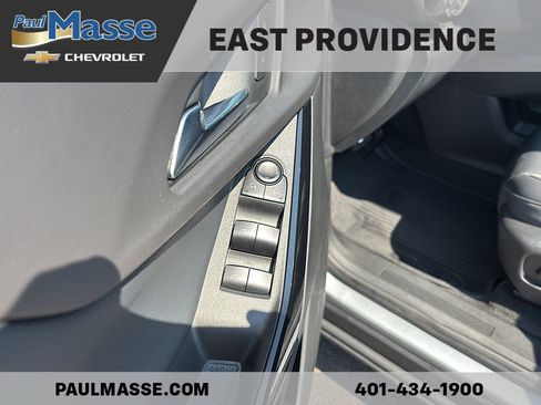 Used 2025 Chevrolet Equinox LT w/ Convenience Package II AWD/4WD image 9