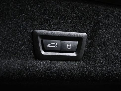 New 2026 BMW 330i xDrive Sedan w/ Convenience Package image 35