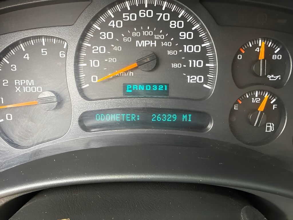 Used 2005 GMC Yukon XL SLT w/ SLT Preferred Equipment Group RWD image 25
