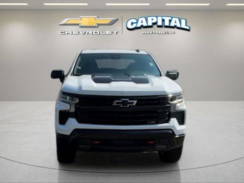 Used 2025 Chevrolet Silverado 1500 LT Trail Boss w/ Convenience Package II AWD/4WD image 8