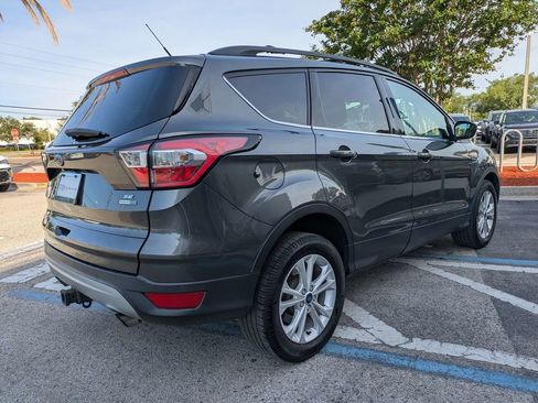 Used 2017 Ford Escape SE AWD/4WD image 6