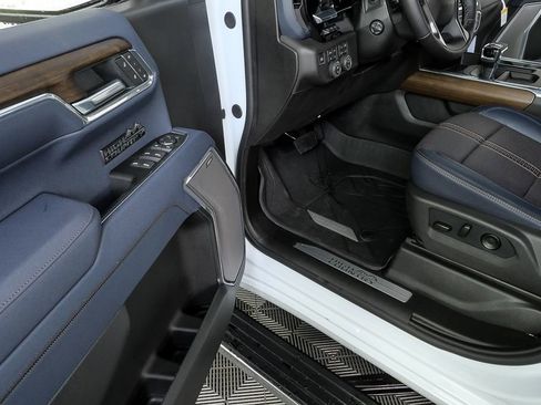 New 2026 Chevrolet Silverado 1500 High Country image 8