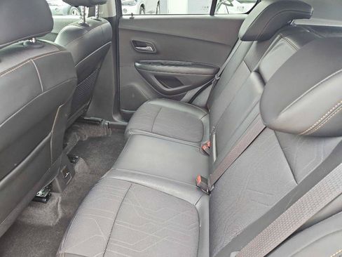 Used 2019 Chevrolet Trax LT w/ LT Convenience Package FWD image 10