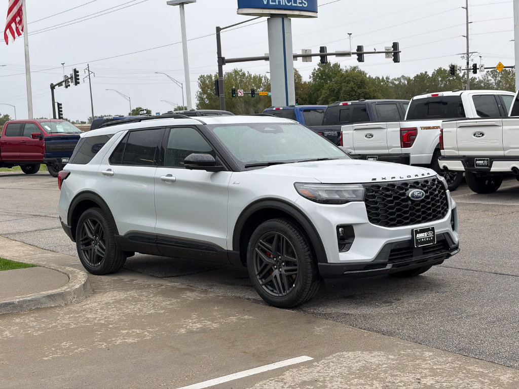 New 2026 Ford Explorer ST-Line w/ ST-Line Street Pack AWD/4WD image 7