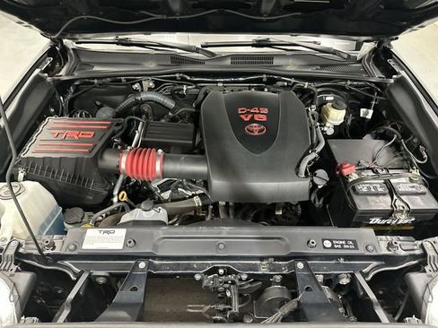 Used 2016 Toyota Tacoma TRD Sport w/ Premium & Technology Package AWD/4WD image 22