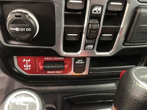 Used 2023 Jeep Gladiator Mojave w/ LED Lighting Group AWD/4WD image 25