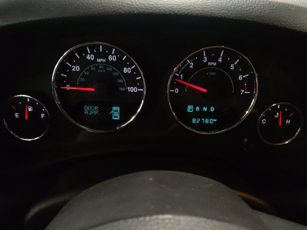 Used 2017 Jeep Wrangler Unlimited Sahara w/ Connectivity Group AWD/4WD image 23