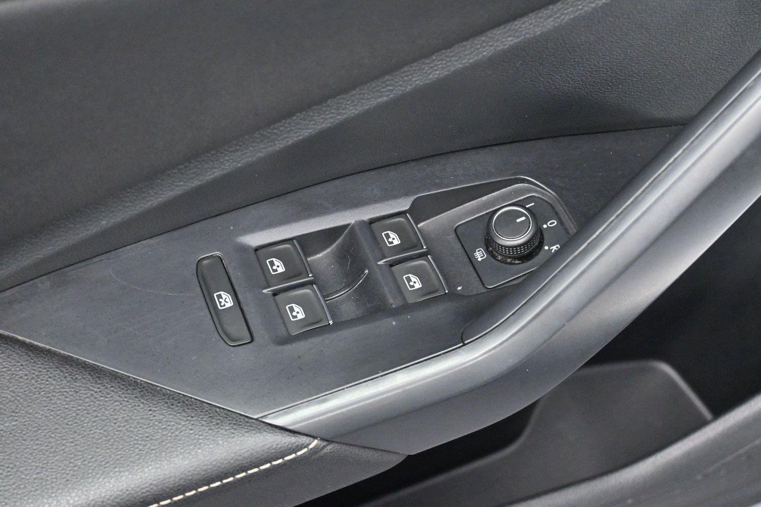 Used 2024 Volkswagen Jetta SE FWD image 11