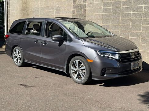 Certified 2024 Honda Odyssey Touring image 1