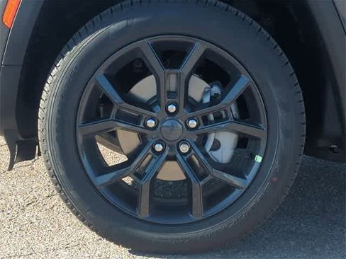 New 2025 Jeep Grand Cherokee Limited image 14