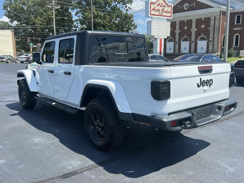 Used 2023 Jeep Gladiator Sport AWD/4WD image 7