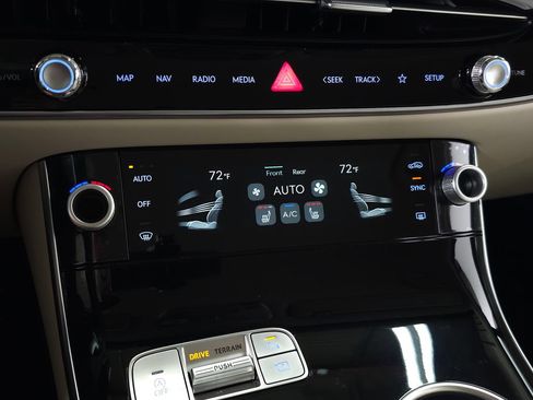 New 2026 Genesis GV70 2.5T AWD/4WD image 24