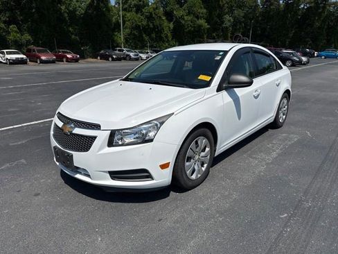 Used 2013 Chevrolet Cruze LS FWD image 1