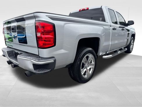 Used 2018 Chevrolet Silverado 1500 Custom w/ Custom Value Package RWD image 5