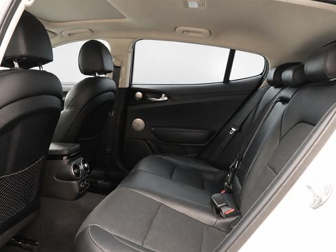 Used 2019 Kia Stinger Premium RWD image 17
